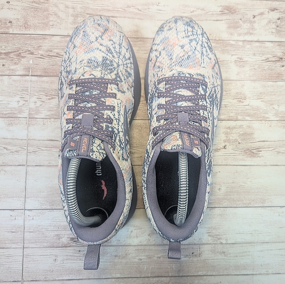 Brooks Revel 5 White Purple Pink Blue Running Walking Shoes Size 9.5 - Picture 4 of 11